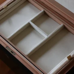 Boîte bijoux dragon laqué noir Lalique 88 EX