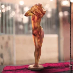 Femme au Chandail Nadine Enakieff Daum