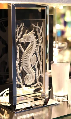 Lampe Poséidon cristal Lalique abat-jour blanc