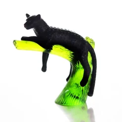 Panthère noire sur arbre daum