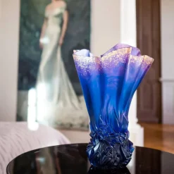 Vase grand modèle drapé bleu nuit doré a la feuille d’or croisière daum