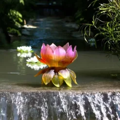 Vase moyen modèle Jardin de lotus Daum